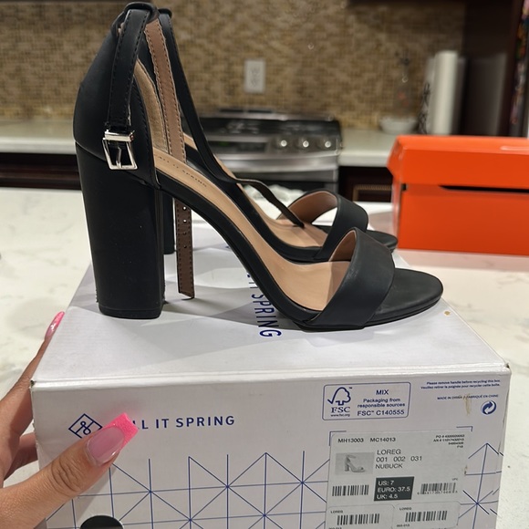 Black open toes heels - Picture 3 of 3